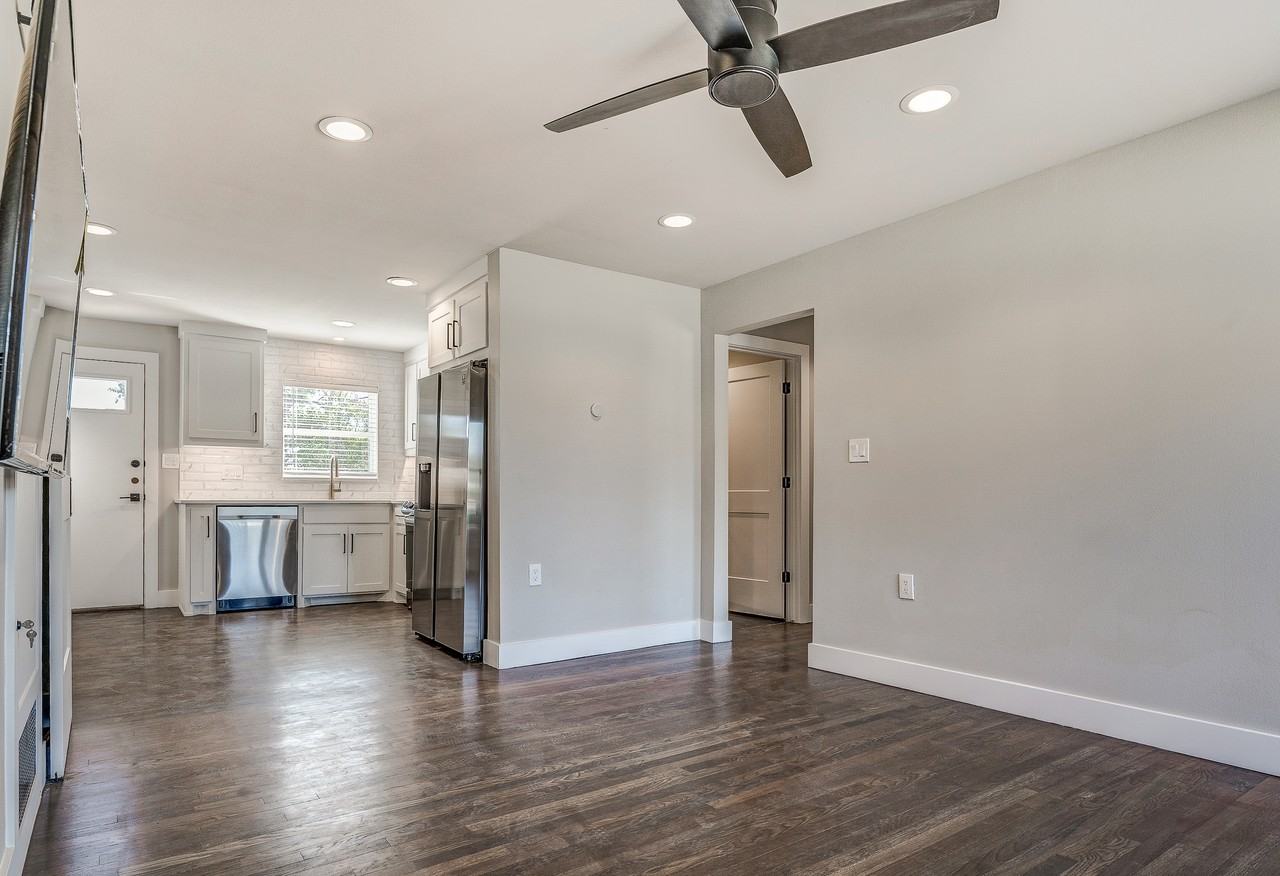 2114 Tucker St #2118B - Photo 3 of 6