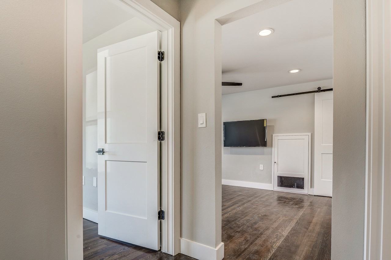 2114 Tucker St #2118B - Photo 5 of 6