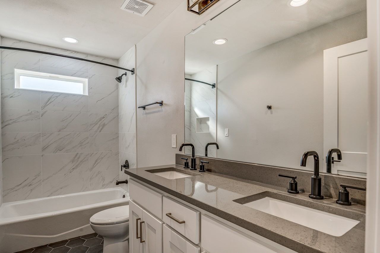 2114 Tucker St #2118B - Photo 6 of 6