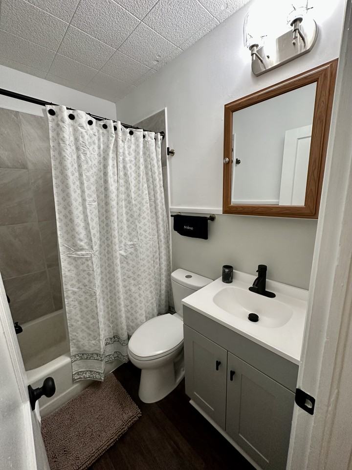 528 Fleming St #3 - Photo 3 of 9