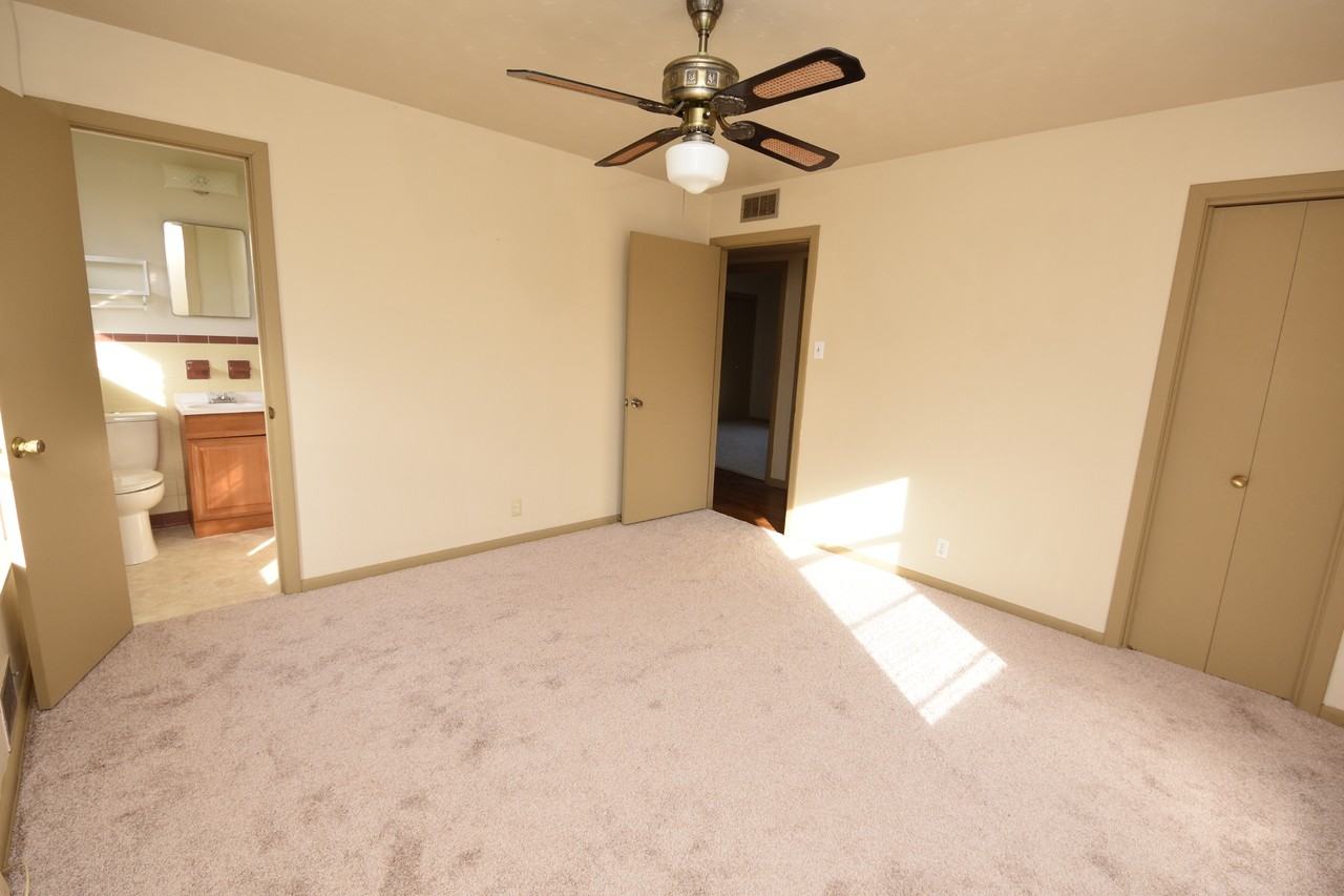 1805 Waterloo Ave - Photo 7 of 17