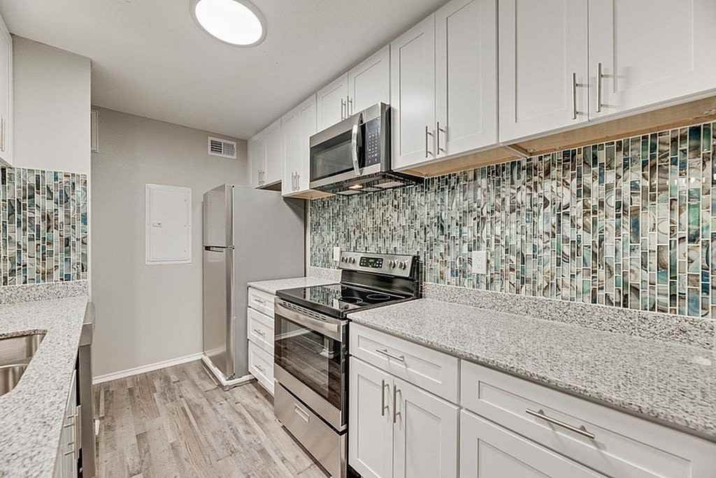 Springhollow Apartments - Photo 6 of 44