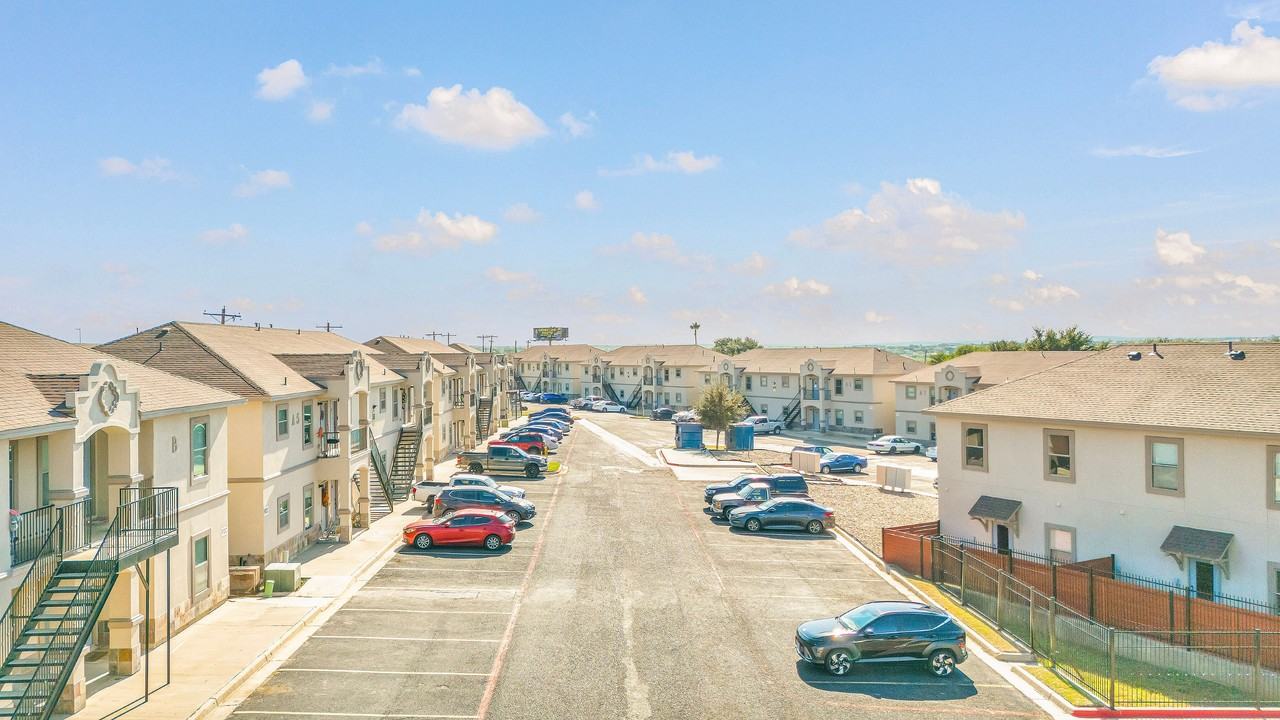 Merida Vista Apartments - Photo 6 of 50