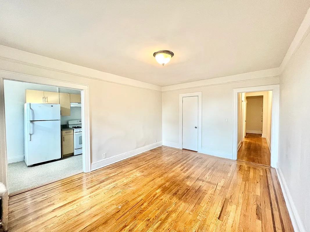 40-19 79th Street #3B - Photo 6 of 8