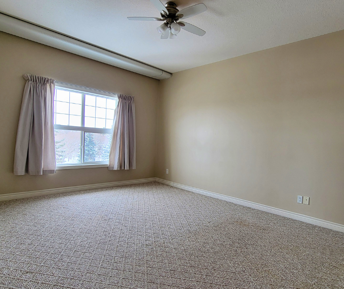 9914 101 Avenue #401 - Photo 4 of 8