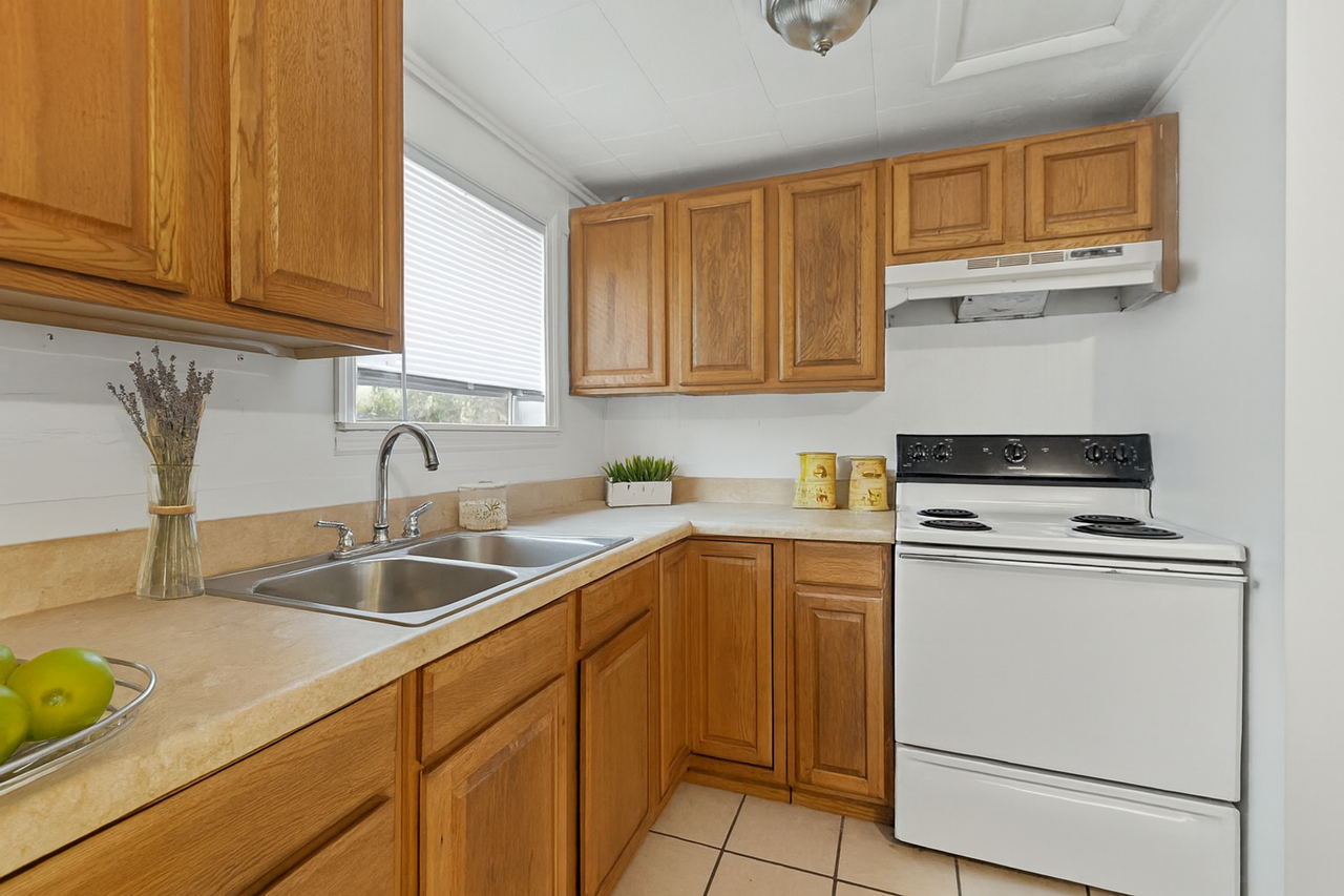 243 S. Lipona Rd. - Photo 3 of 5