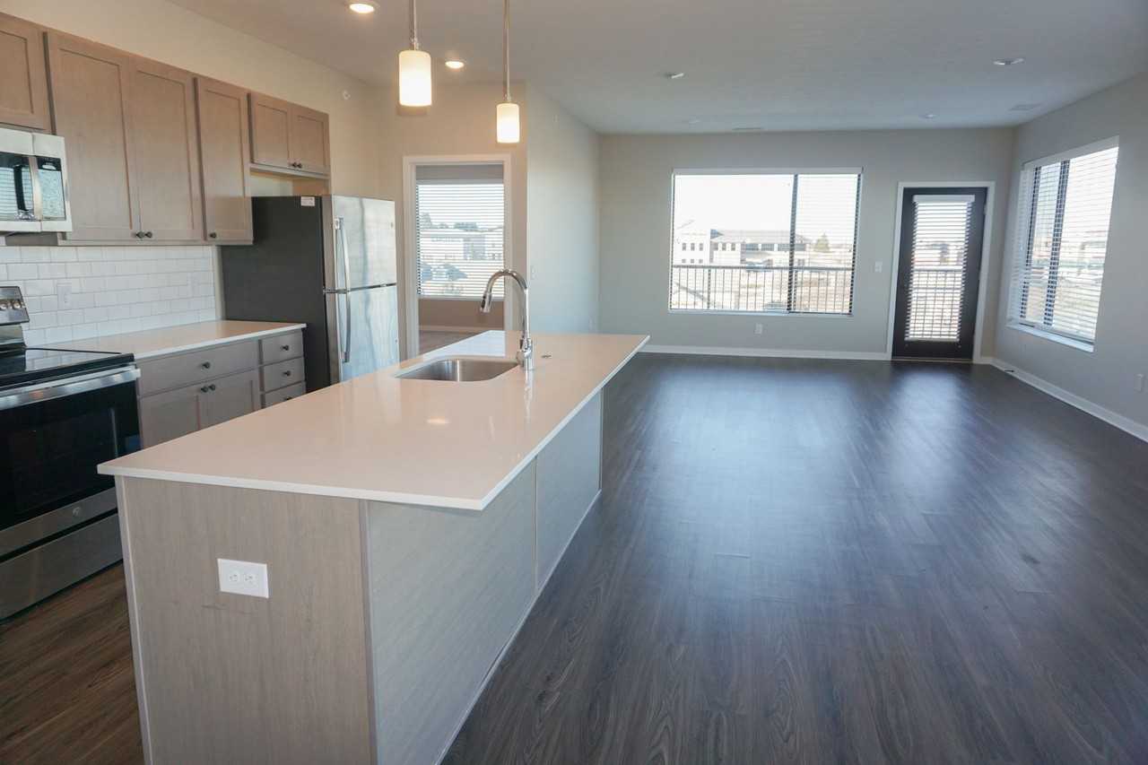 Level at Village Gardens - Photo 6 of 50