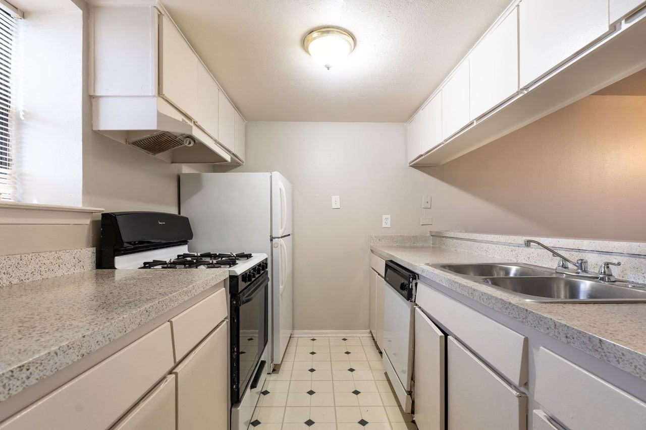 Valley Terrace Apartments - Photo 7 of 33