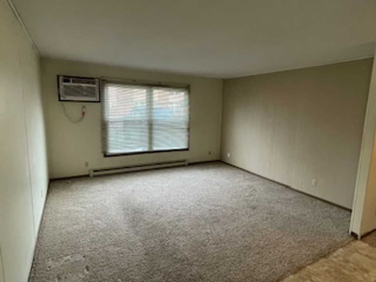 Brittany Courts 2 - Photo 2 of 32