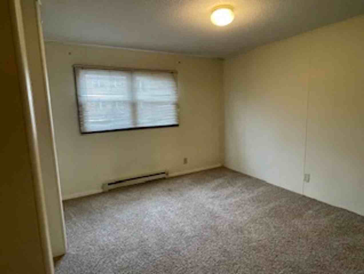 Brittany Courts 2 - Photo 4 of 32