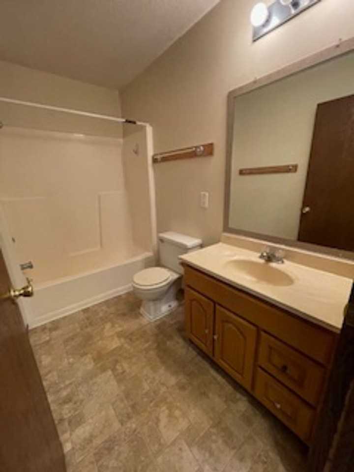 Brittany Courts 2 - Photo 6 of 32