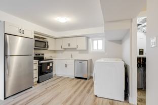 64 Collete Crescent #UPPER - Photo 1 of 1