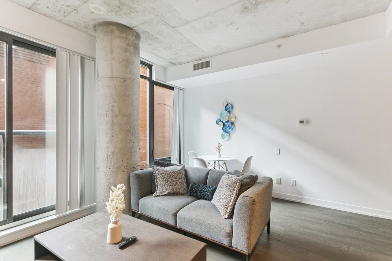 560 King Street West #321 - Photo 6 of 14