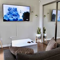 featured image of 1722 N Bush St