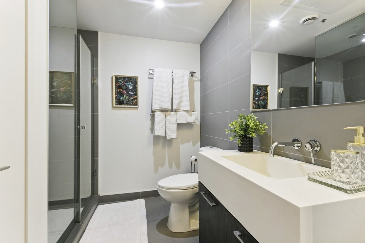 560 King Street West #321 - Photo 5 of 14