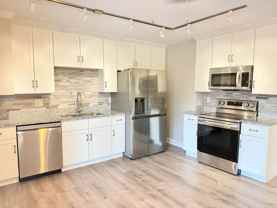 Lovell Road Apartment - Photo 1 of 1