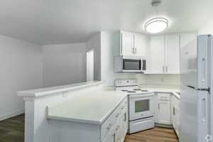 featured image of 215 Bayview St