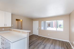 215 Bayview St - Photo 1 of 1