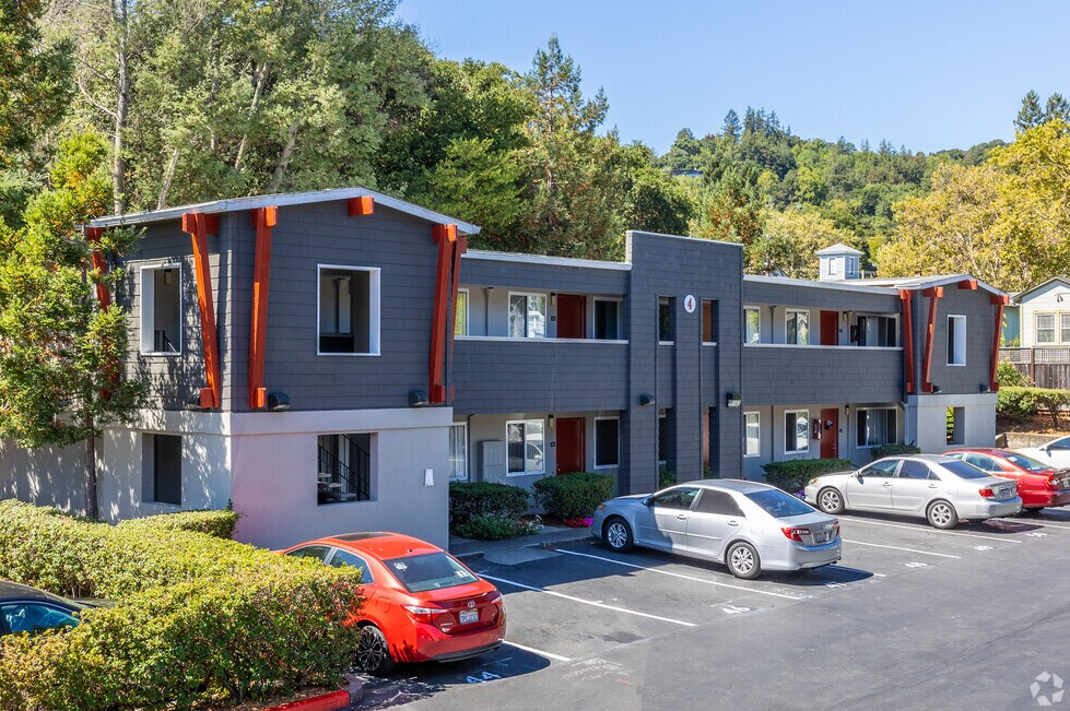 215 Bayview St - Photo 4 of 22