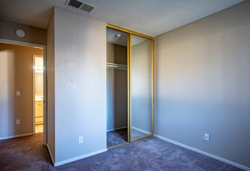 1326 E Cotati Ave - Photo 6 of 32