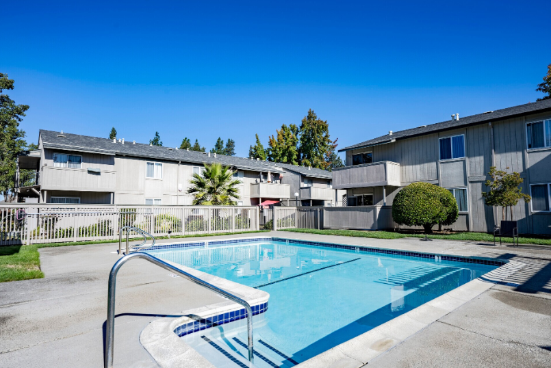 1326 E Cotati Ave - Photo 6 of 32