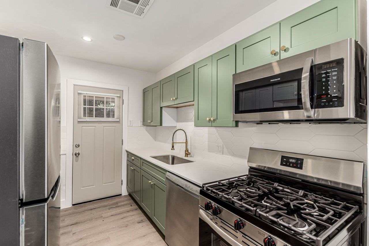 3610 N 27th St - Photo 2 of 38