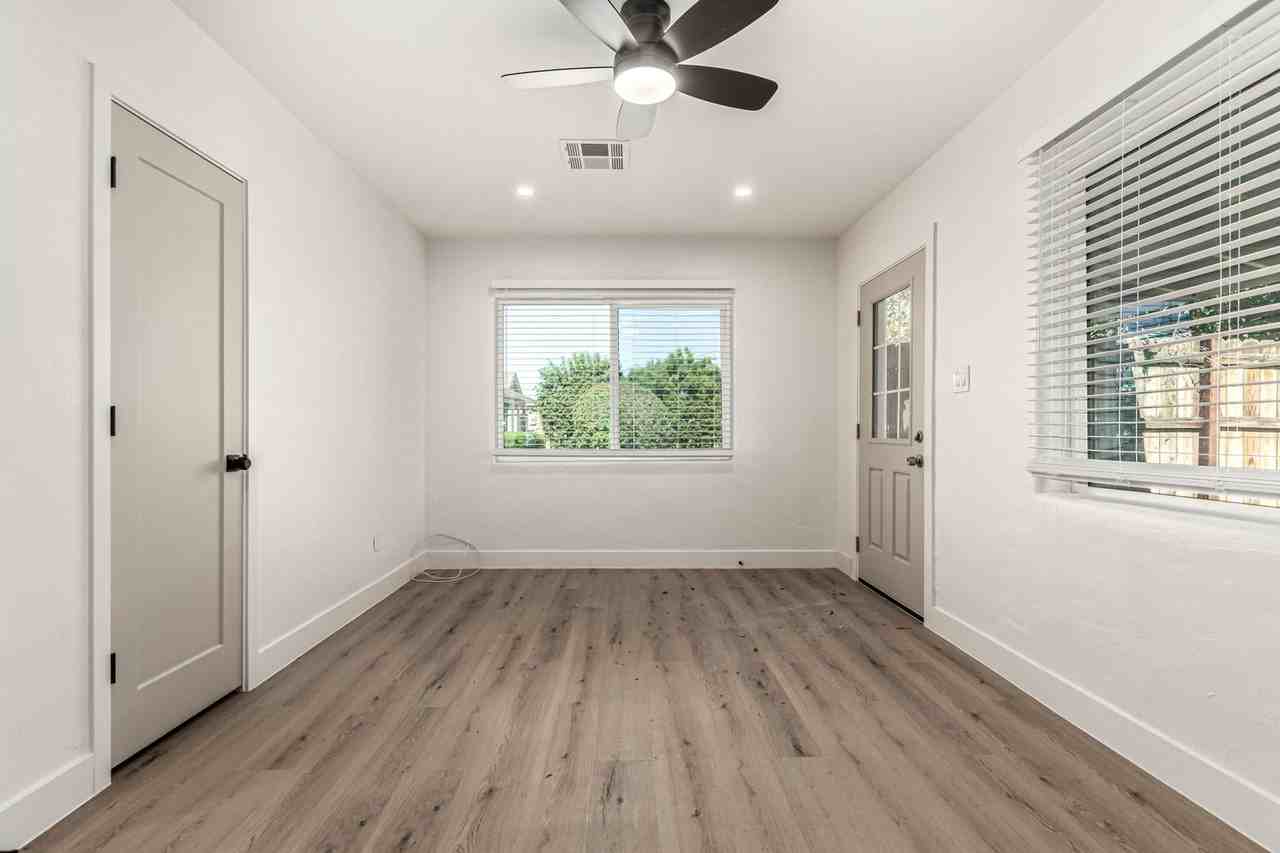 3610 N 27th St - Photo 7 of 38