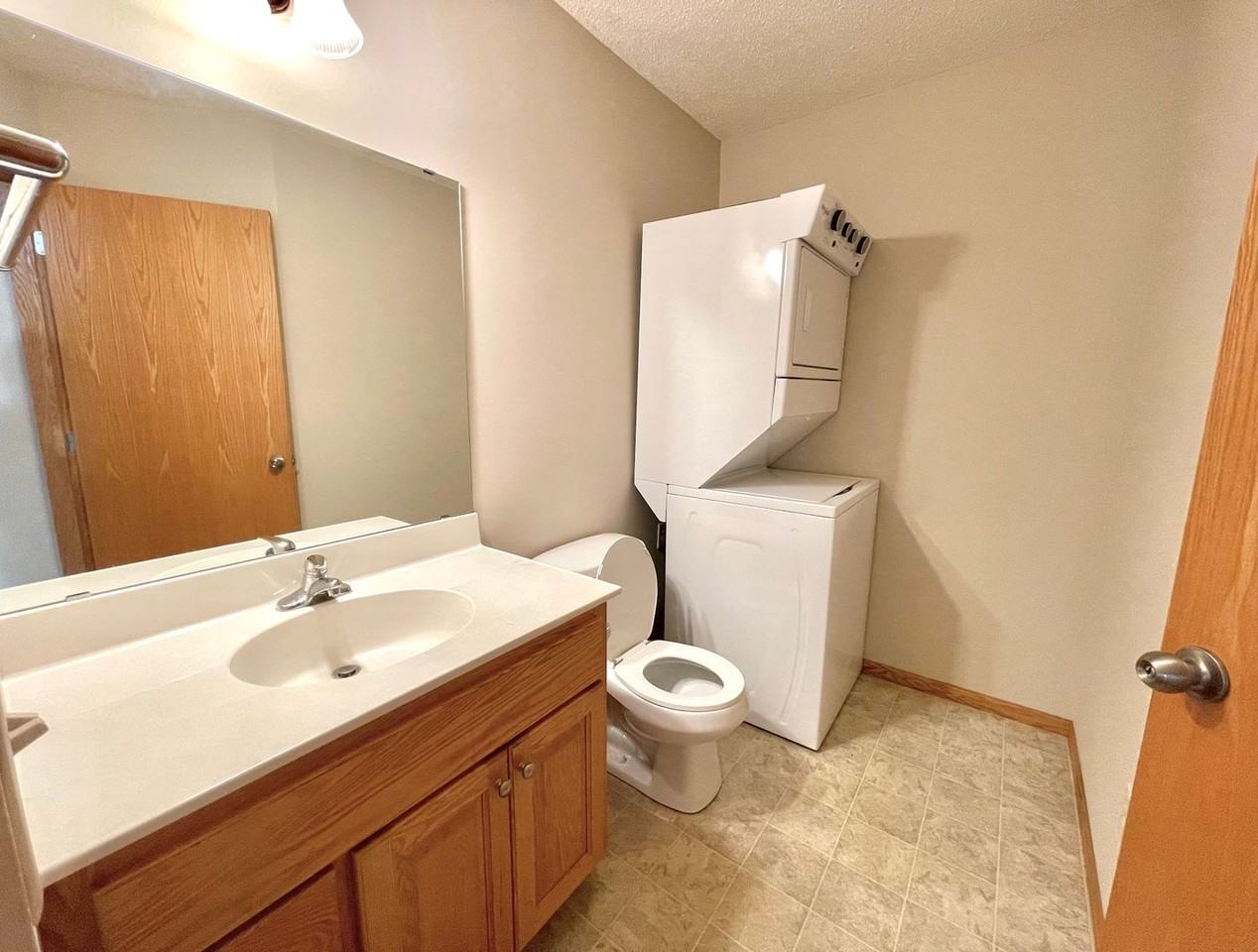 601 West 9th Street - Photo 6 of 8