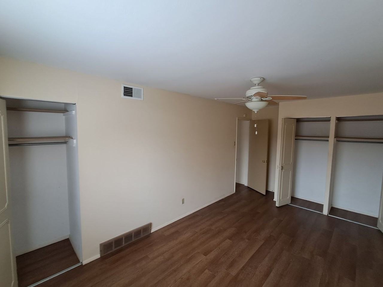 Walsh on the Green - Photo 4 of 21