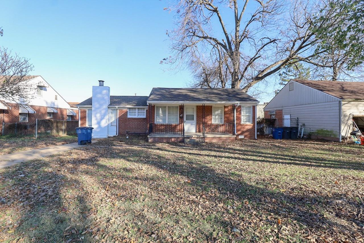 723 N Gary Pl - Photo 2 of 24