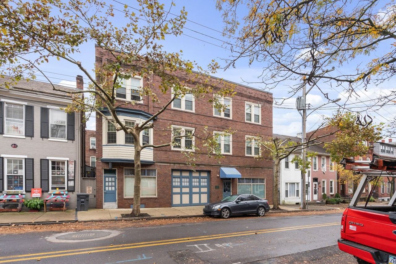 Elliot Place - Photo 2 of 5