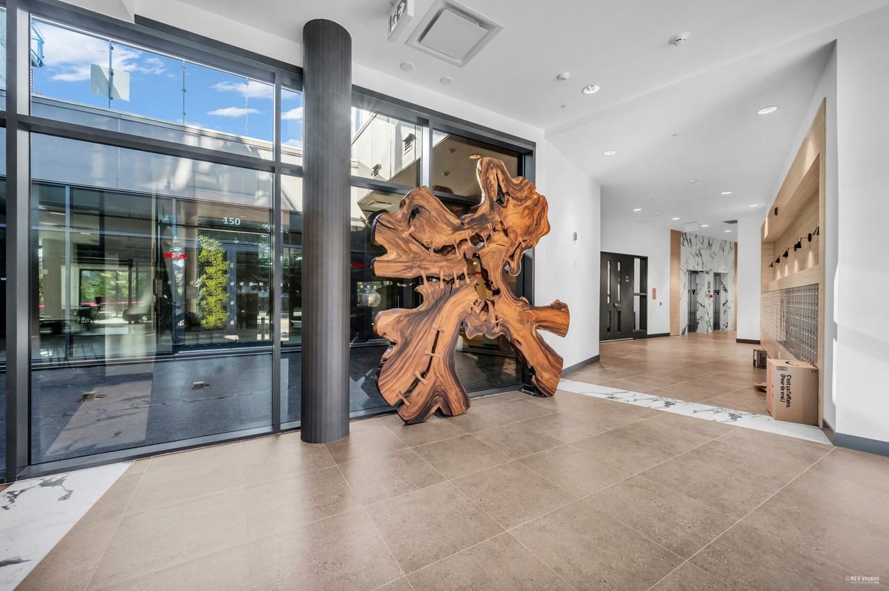 422 East 3rd Street #407 - Photo 4 of 25