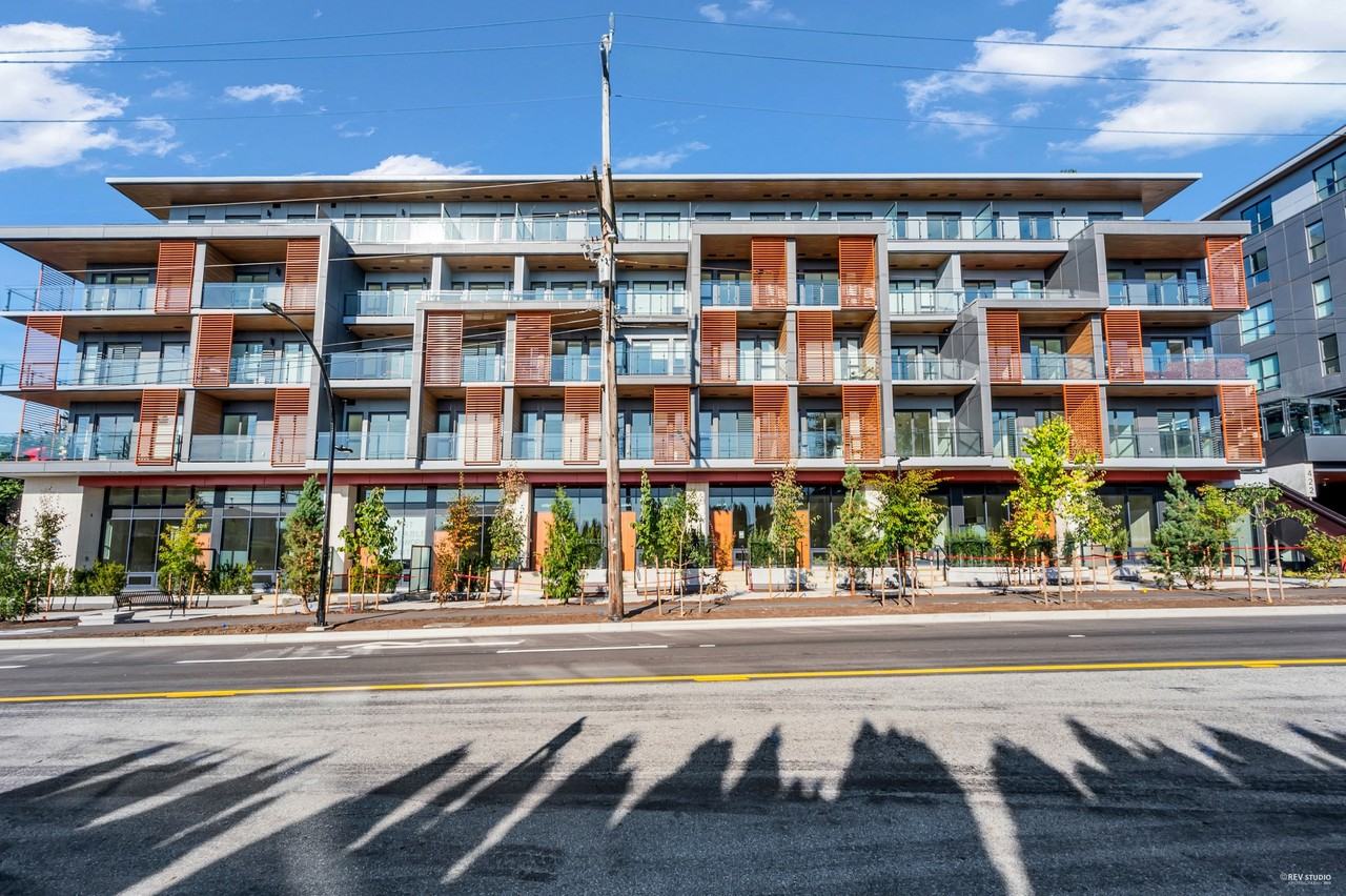 422 East 3rd Street #407 - Photo 3 of 25