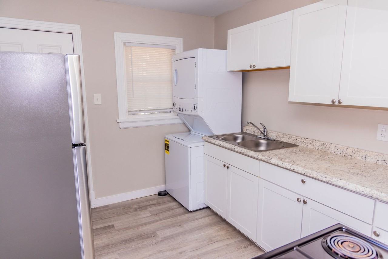 1405 Winder St - Photo 2 of 19