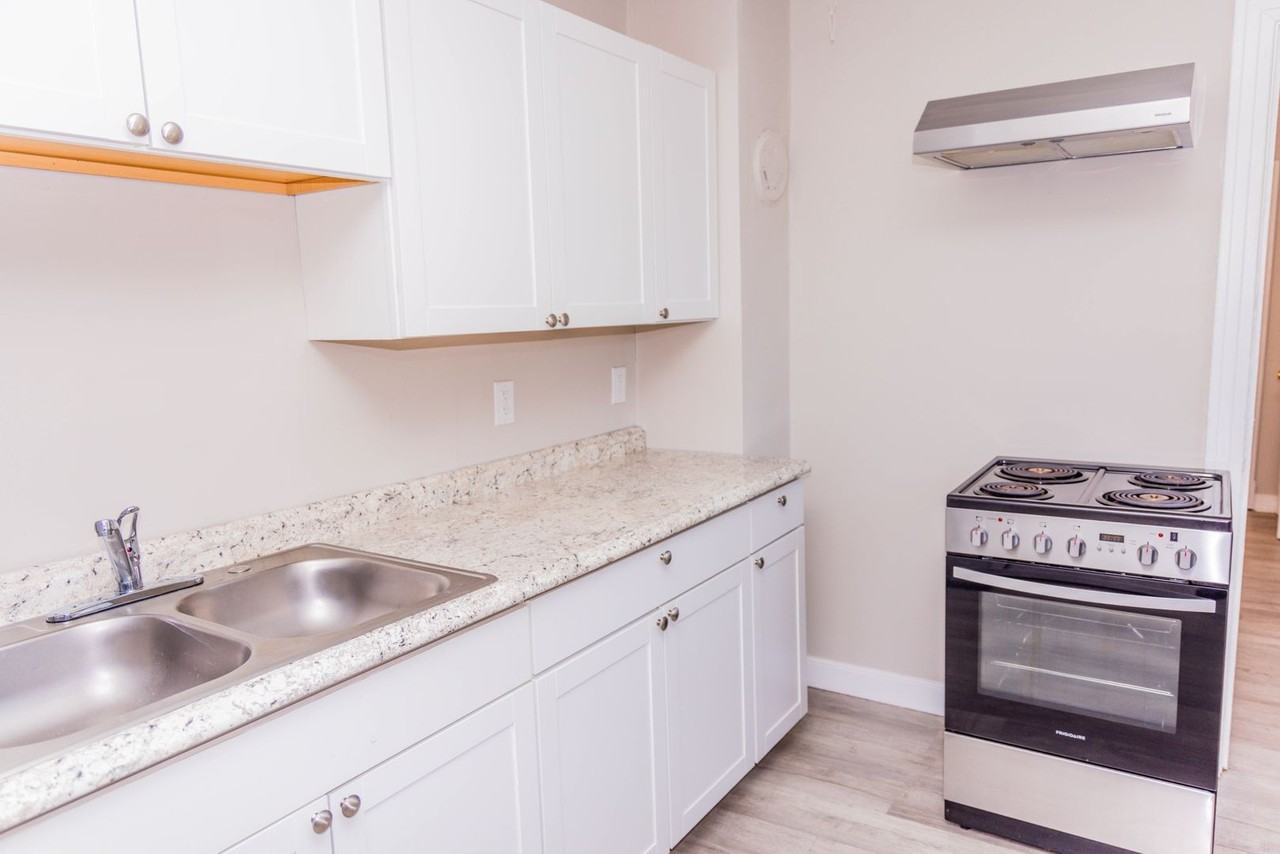 1405 Winder St - Photo 4 of 19