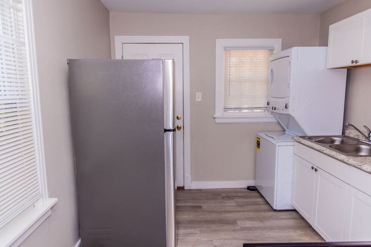 1405 Winder St - Photo 5 of 19