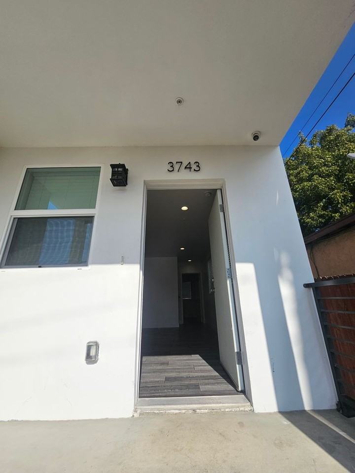 LANFRANCO(3743) - Photo 7 of 50