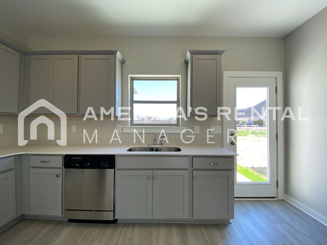 14308 Chase Dr - Photo 5 of 47