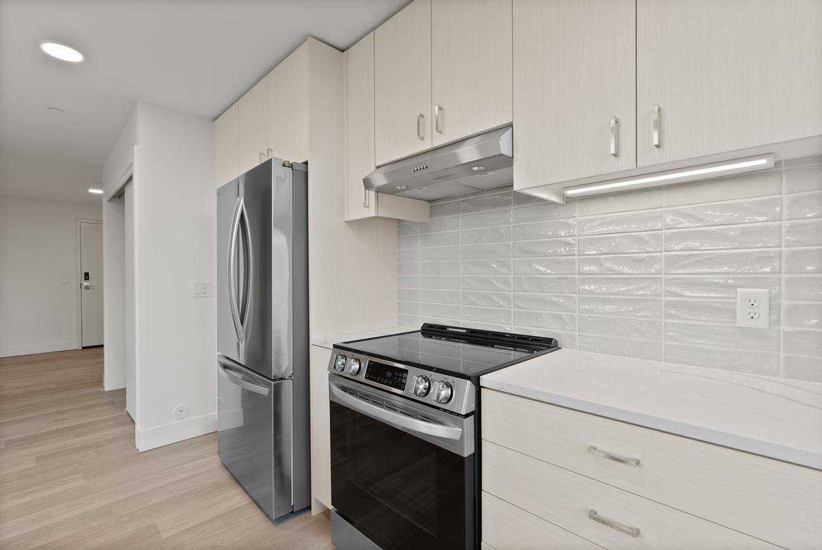 310 Sw Industrial Way