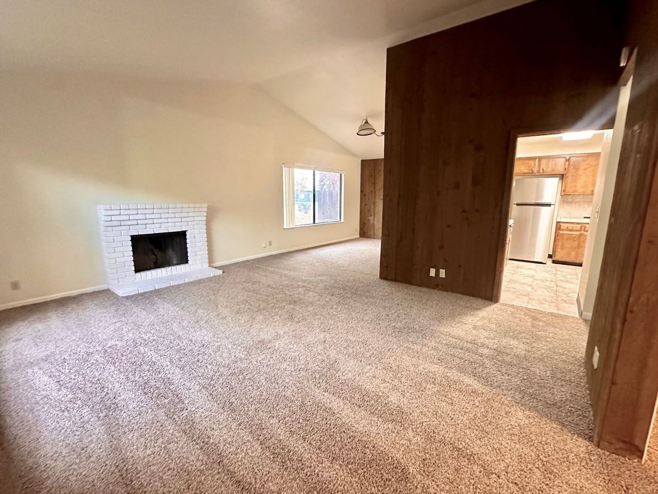 1473 Manzanita Avenue - Photo 5 of 28