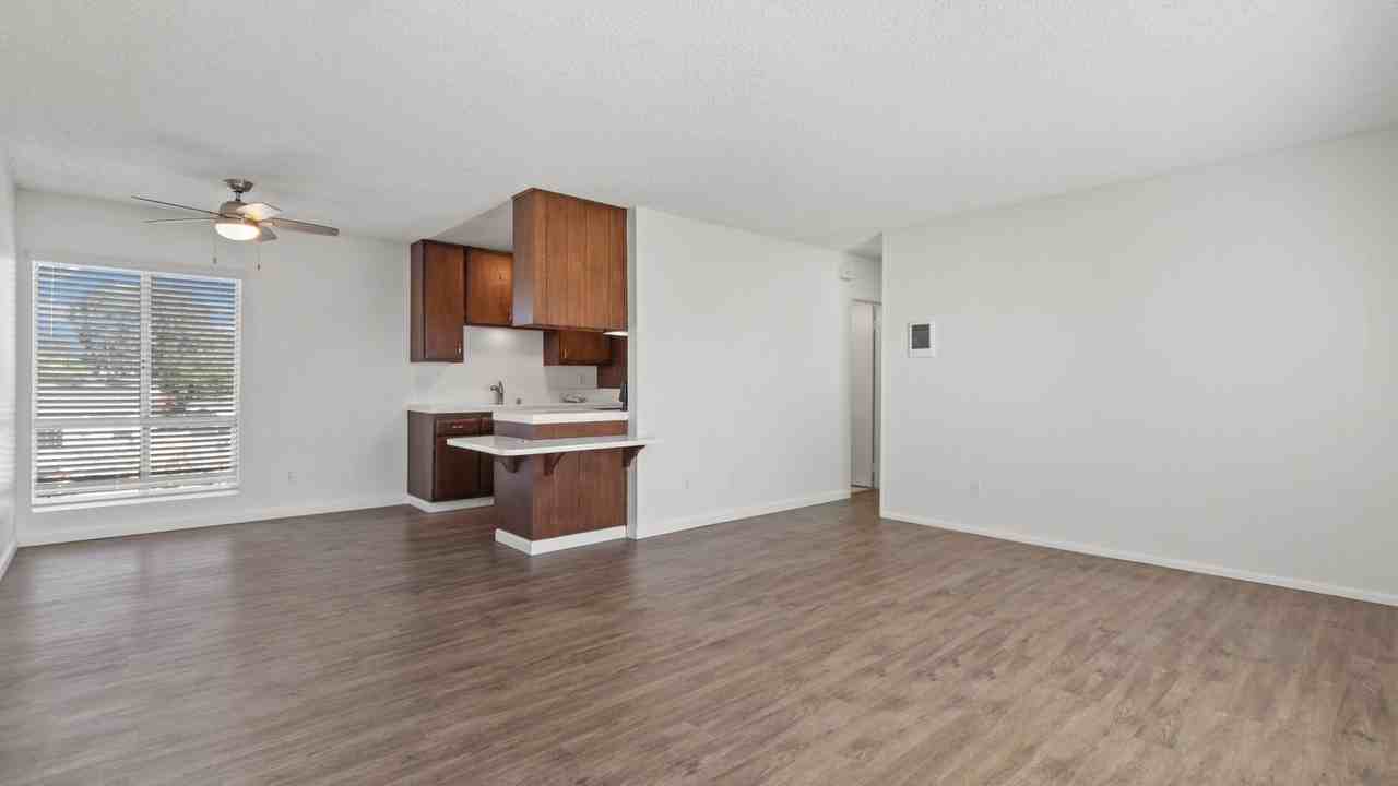 4649 Voltaire Street - Photo 3 of 20