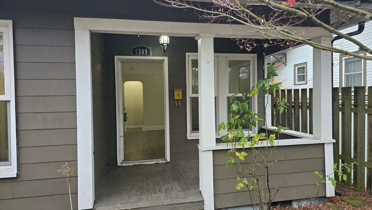 1309 Ne 74th Ave - Photo 2 of 16