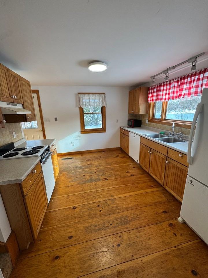 2272 Girdlot Road - Photo 2 of 20