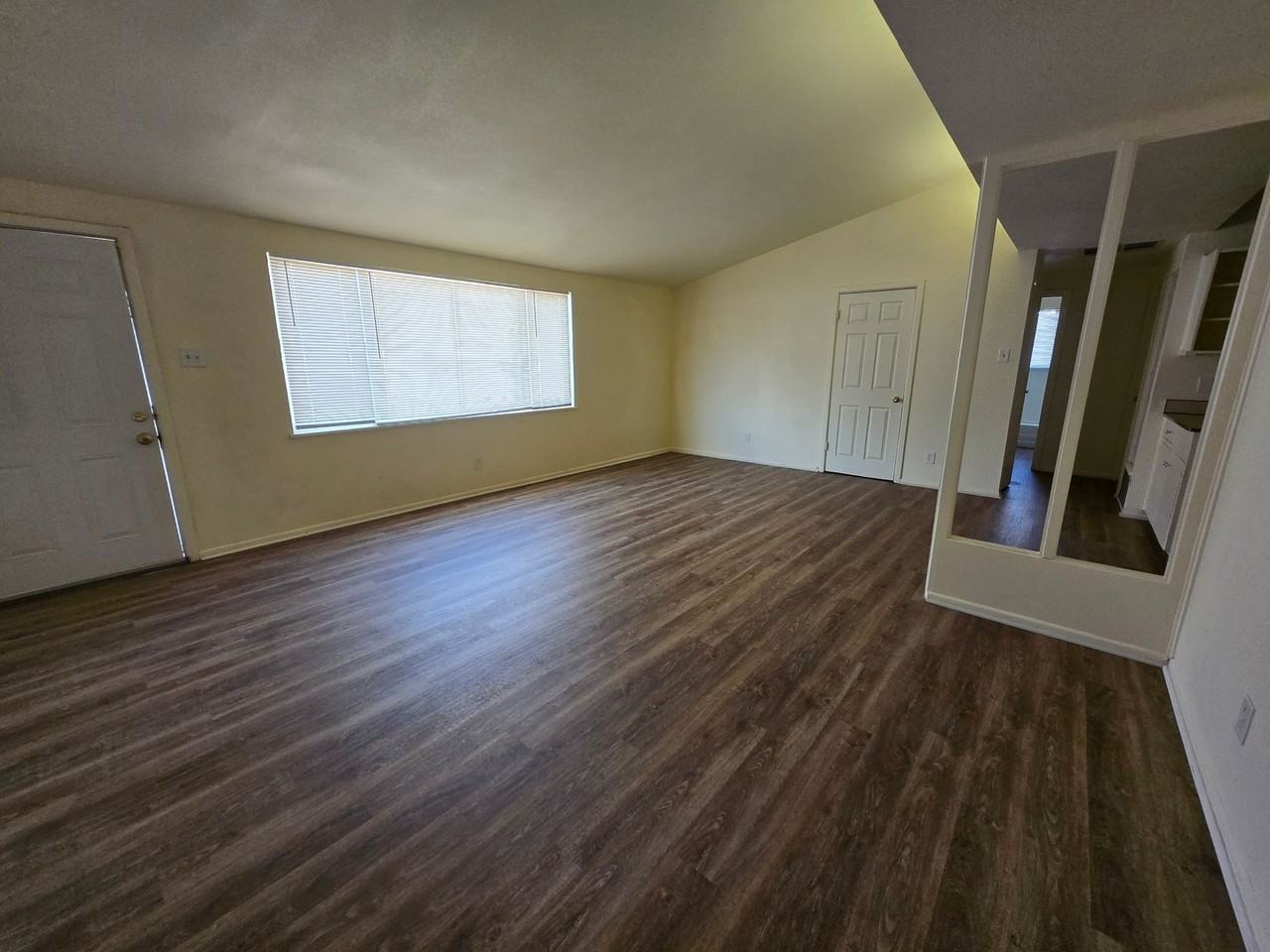 2901 W Fruitland St - Photo 4 of 21