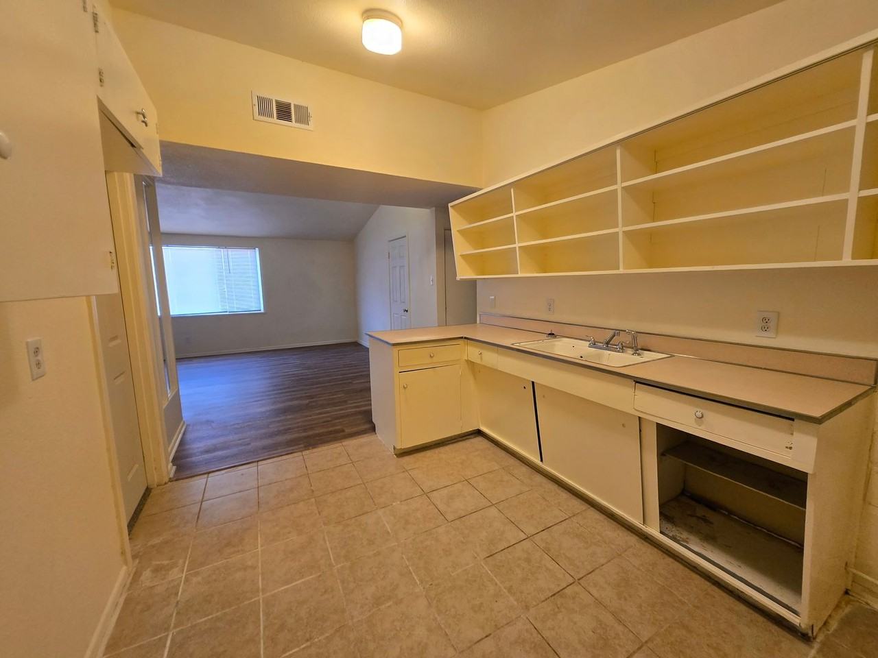 2901 W Fruitland St - Photo 6 of 21