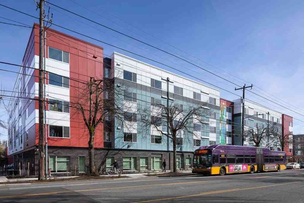 7930 Rainier Ave S - Photo 6 of 23