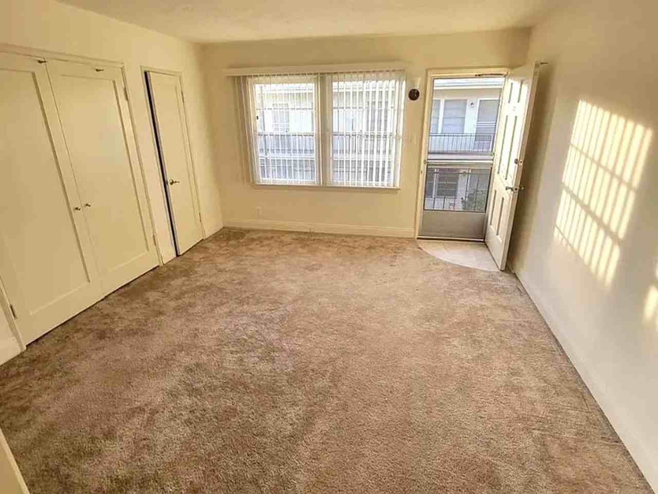 219: 1520 E 2nd St. - Photo 4 of 18