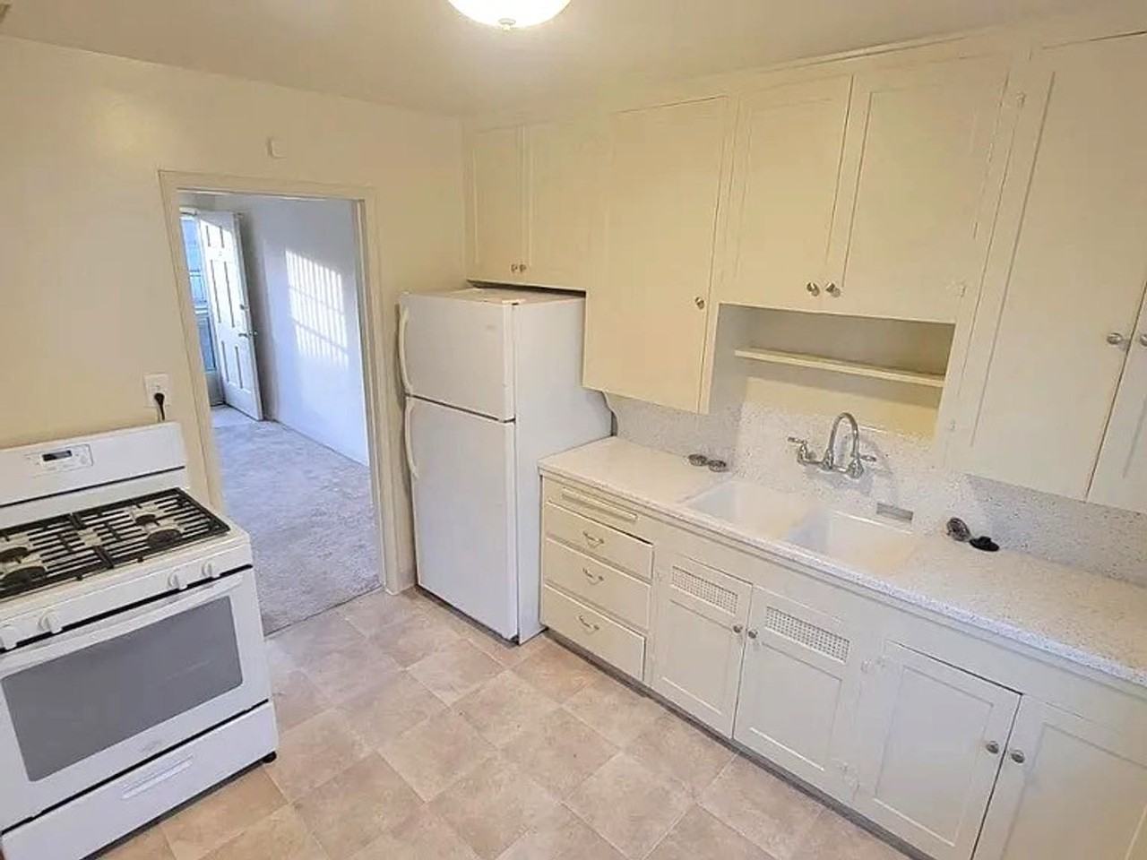 219: 1520 E 2nd St. - Photo 5 of 18