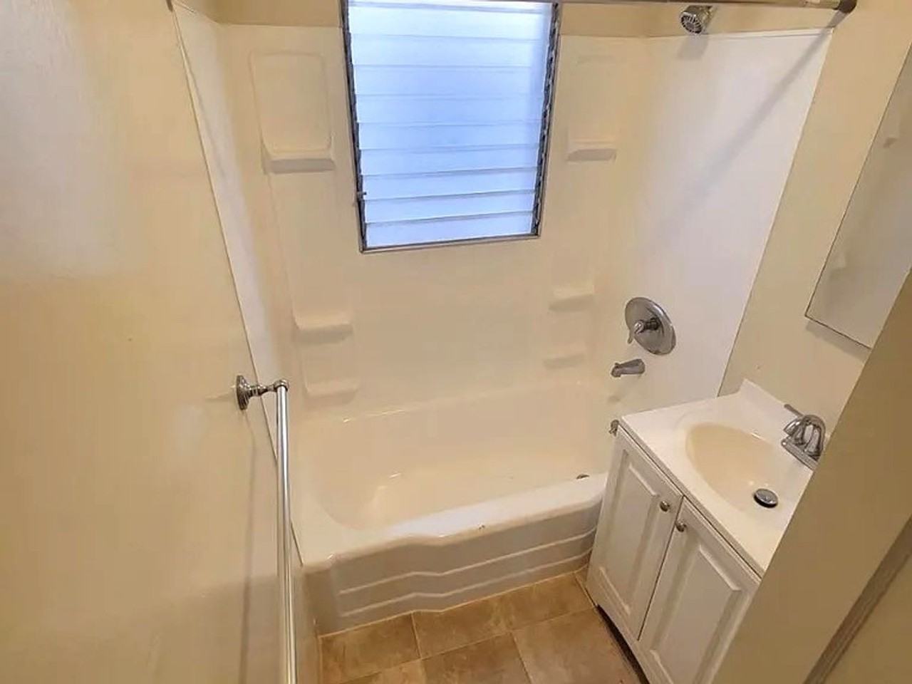 219: 1520 E 2nd St. - Photo 7 of 18