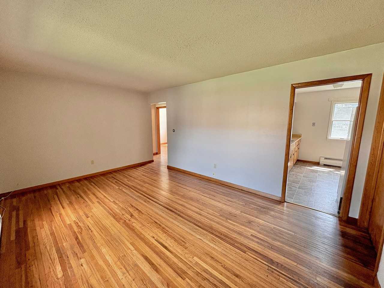 905 W Benton Street - Photo 3 of 14